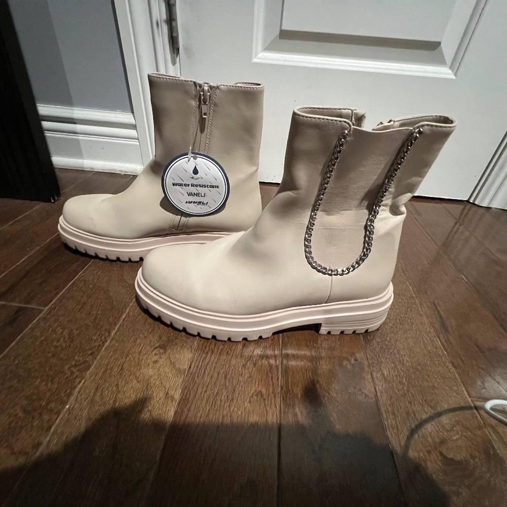 Vaneli Booties